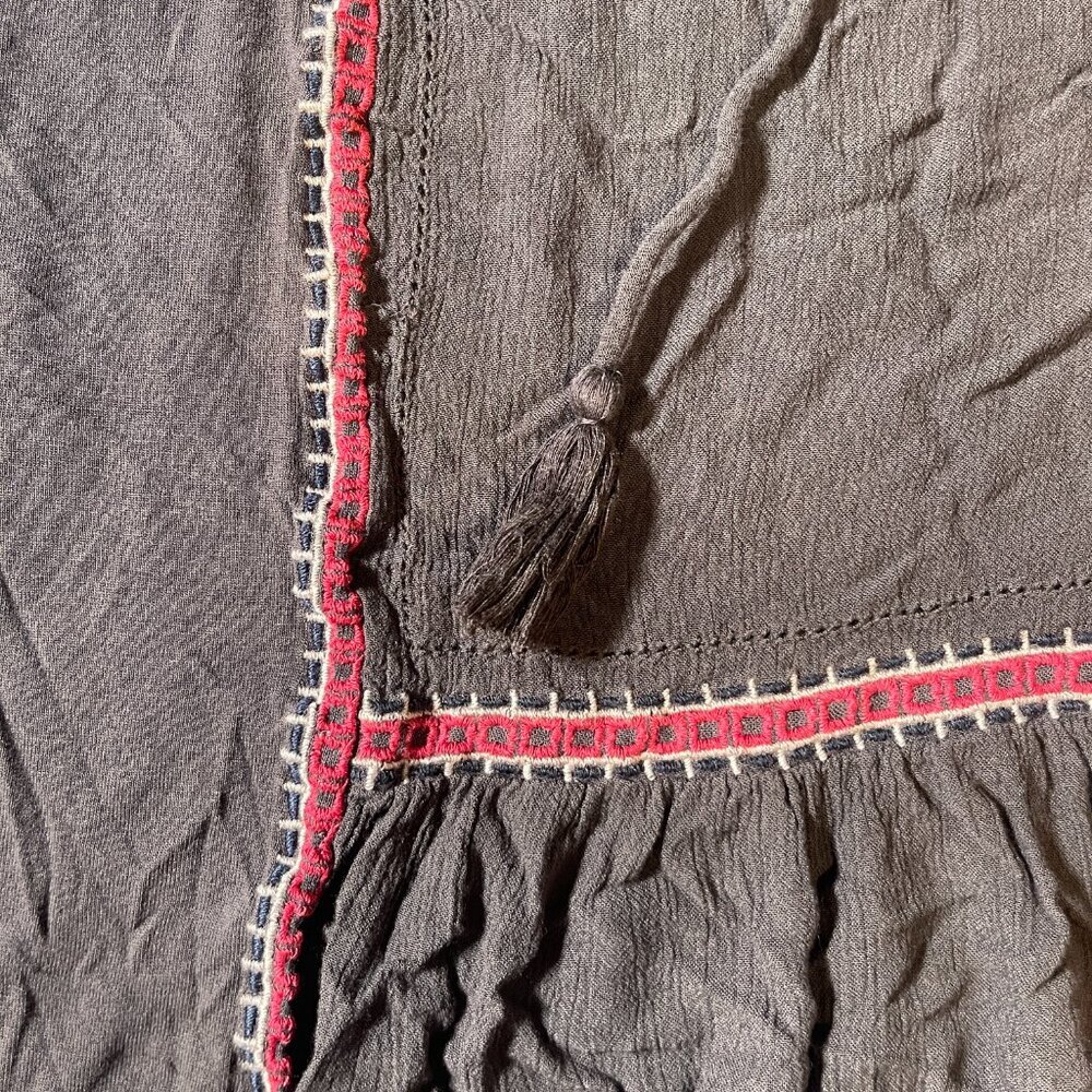 LOFT Ann Taylor Lightweight Tank Top with tassel tie shut, embroidered - Medium - Picture 4 of 8